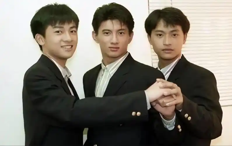 有种"整容"叫刘诗诗结婚,老公吴奇隆变化不大,她却像变了个人_小虎队