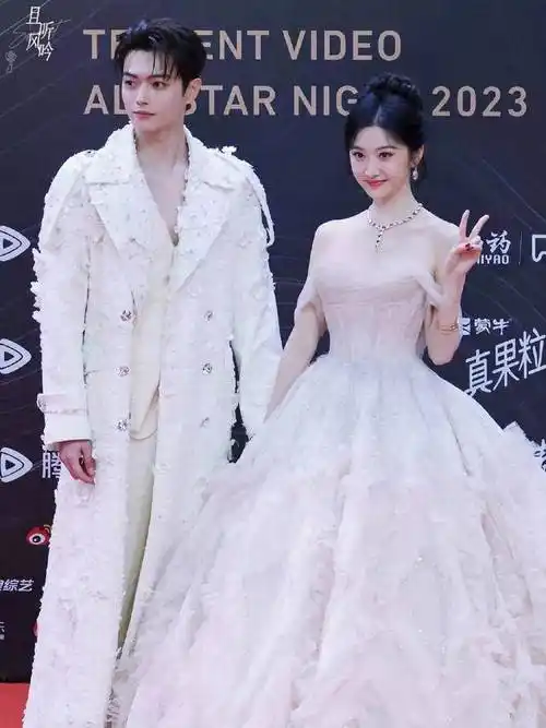 许凯和景甜太可爱了_生活_冬日