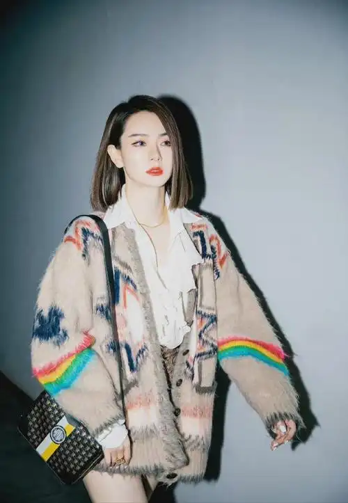 戚薇短发图片霸气(戚薇短发穿衣搭配)(1)