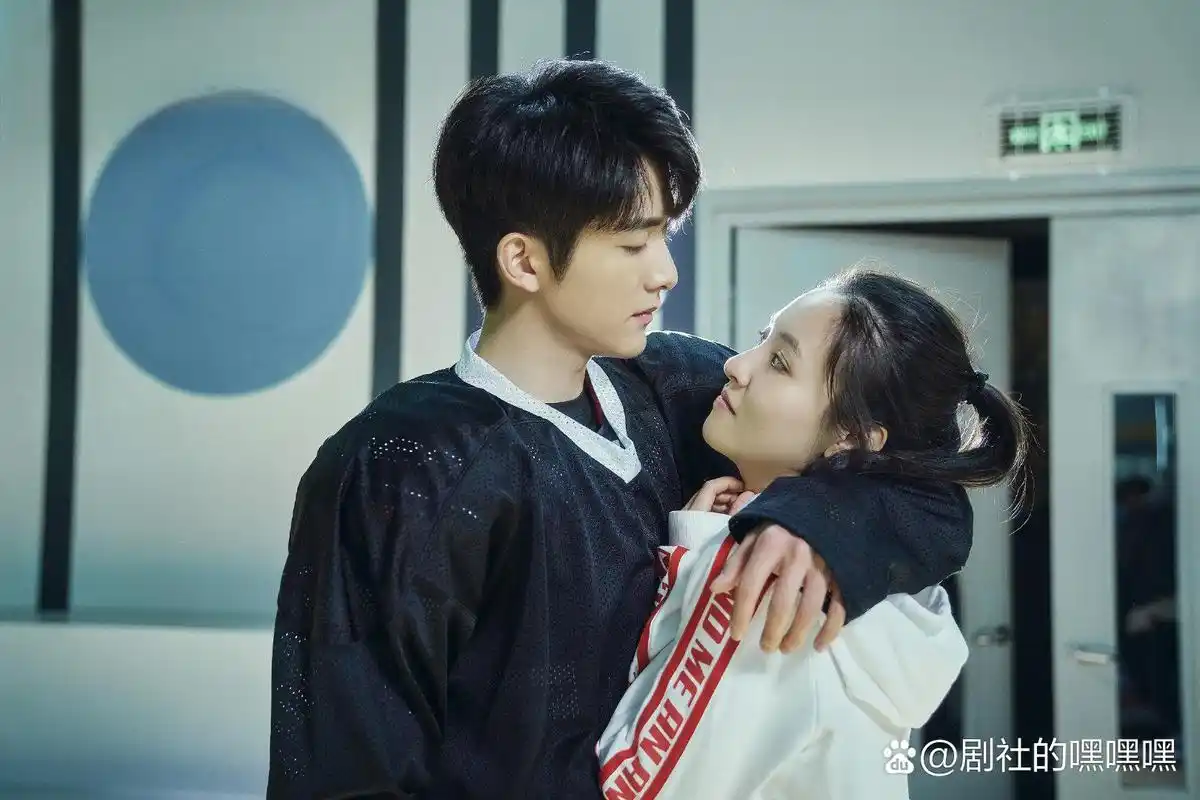 6部校园恋爱剧 这6部校园恋爱剧,让你感受到青春的美好,其中包括《陪