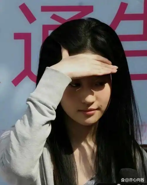 刘亦菲素颜照曝光,神颜无需修饰