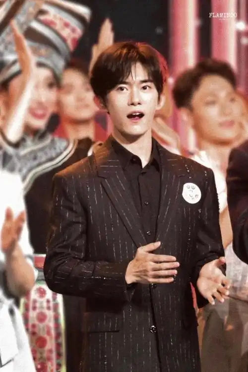 易烊千玺不辞星海舞台##易烊千玺献唱不辞星海