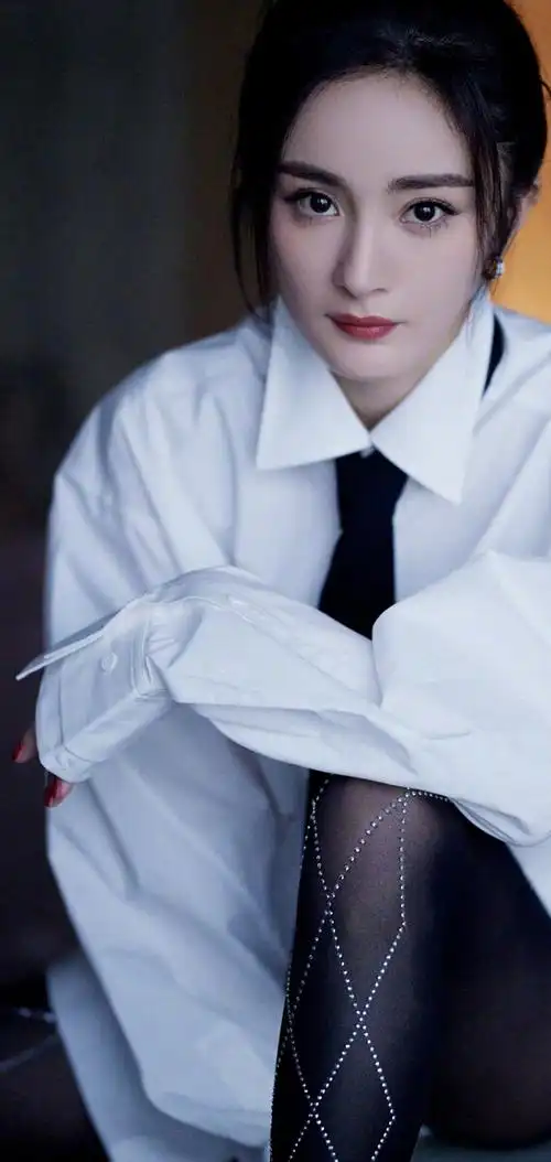 杨幂钻石长袜写真高清壁纸