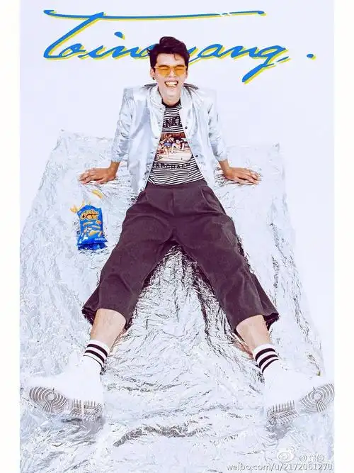 龚俊小白鞋白袜