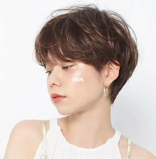 适合小个子女生的短发