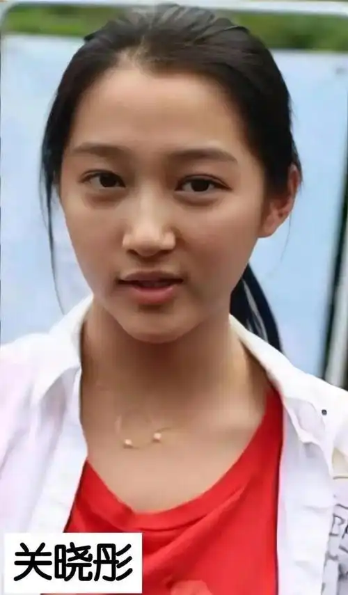 女明星出道前的照片大曝光,杨紫憨厚,杨幂惊艳了