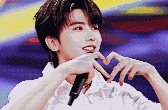 还以为蔡徐坤镶了牙##蔡徐坤沸腾校园制作人