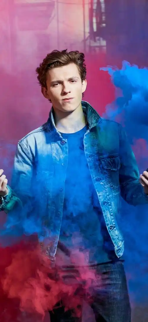 粉尘冲撞创意摄影蜘蛛侠主演荷兰弟汤姆·赫兰德