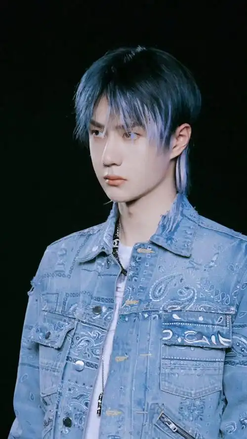 王一博这就是街舞#//#王一博#    酷博,告诉我,你怎么什么造型都能