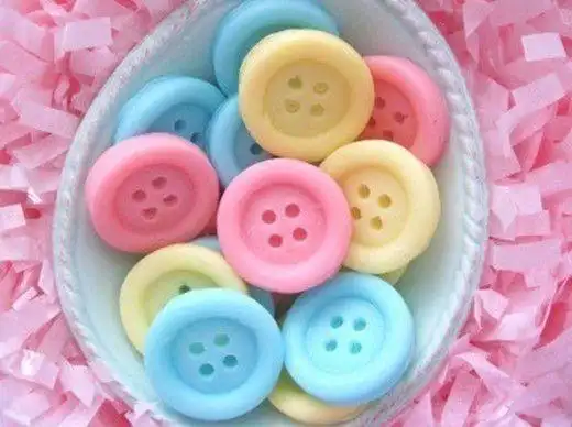 每一颗纽扣都有它的故事 | 唯美意境网