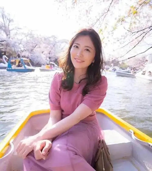 木下凛凛子最妩媚的三十岁成熟气质引领业界新风向