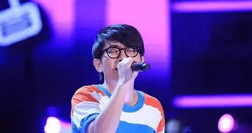 早非素人的关喆参赛当年震惊全场,加入杨坤组最后遗憾惜败金志文