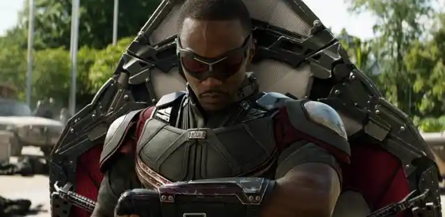 《复仇者》猎鹰到底有什么用,为何他能够成为第二代美国队长?