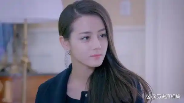 迪丽热巴活动生图曝光,胯臀太惊人,被质疑垫假屁股,有图为证!