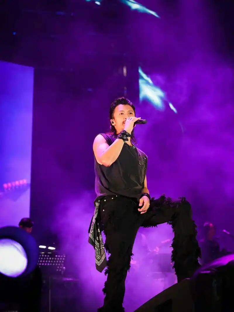 谢霆锋-美高梅跨界美食音乐演唱会.谢霆锋,锋味厨团队与美高梅 - 抖音