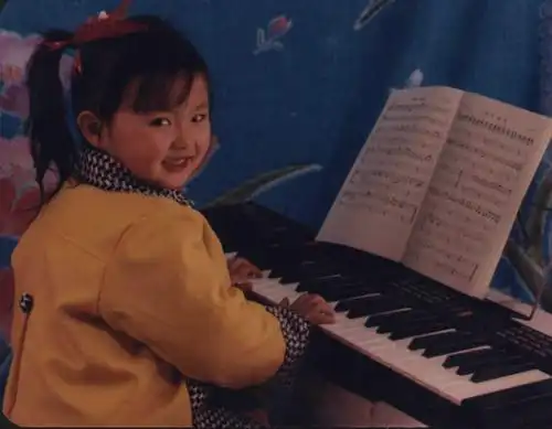 唐嫣片场心脏抽搐被送医 过度疲劳仍坚持拍摄(图)