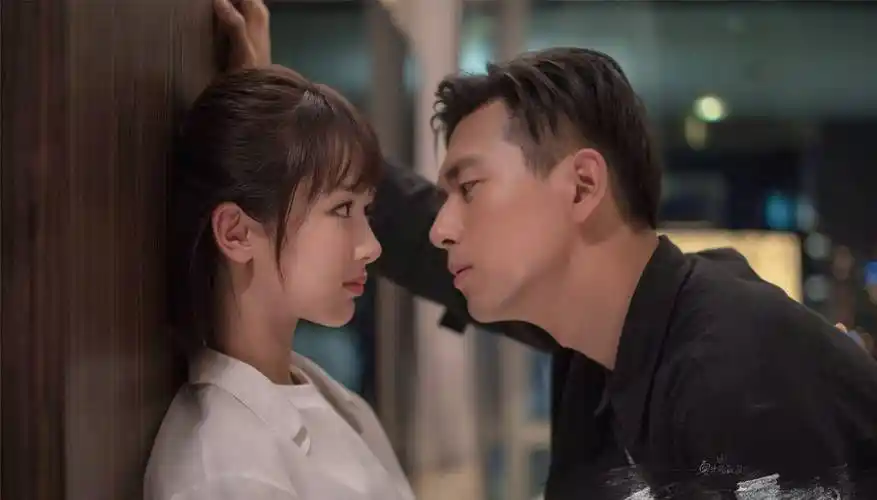 化身痴情迷妹,独得男神宠爱?_李现_韩商言_佟年