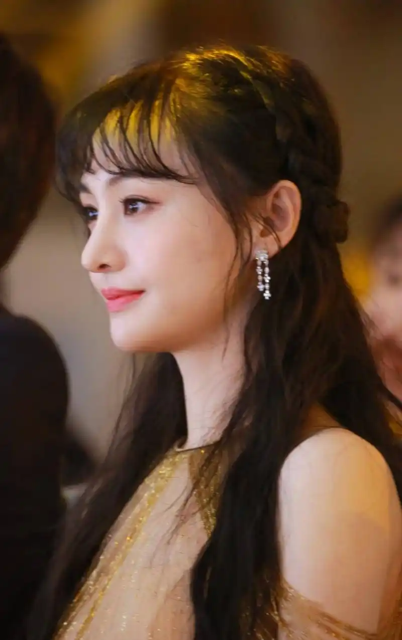 郑爽啊,最美的侧颜笑.