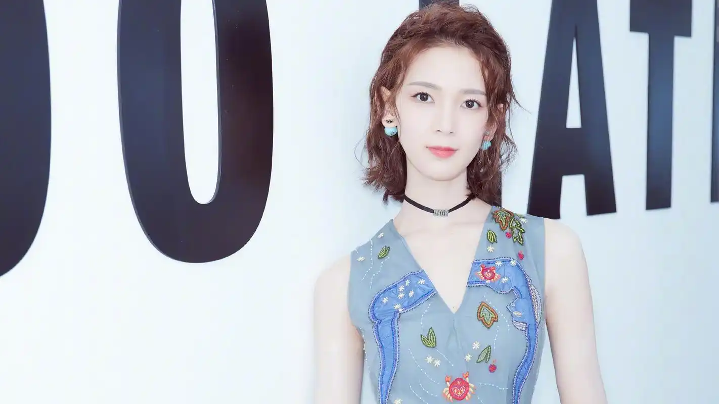 气质"小魔女"——陈瑶