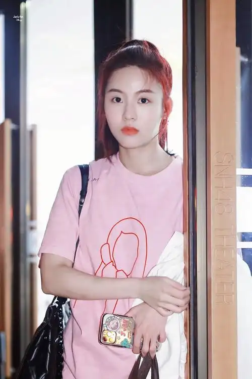 一人一张孙芮素颜照