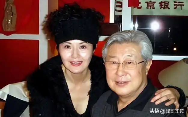 一代男神王心刚高龄92岁与病妻白头偕老儿女已飞黄腾达