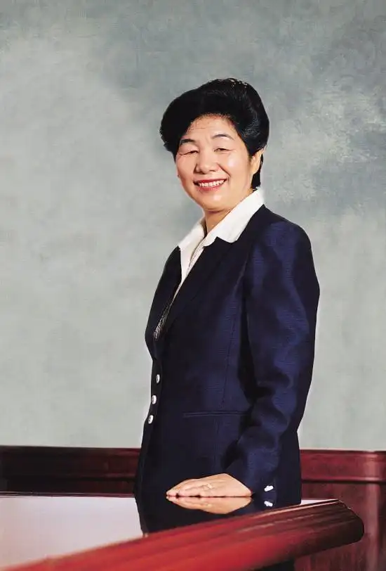 丝绸之府,蚕茧交易中心,蚕桑世家,沈爱琴所有的梦想都以丝绸为背景.