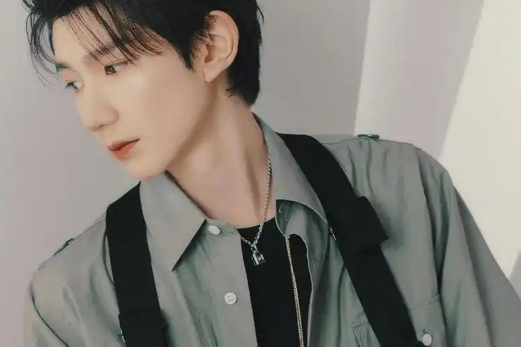 王源的侧脸绝了000000