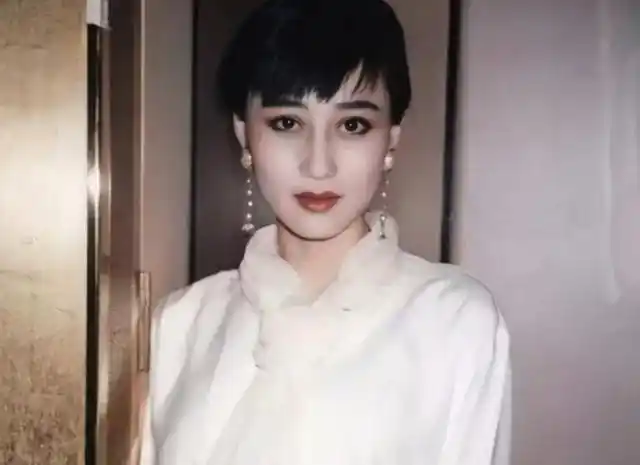 李连杰为了利智向向太借7000万,向太:3年拍6部戏,你能做到吗?