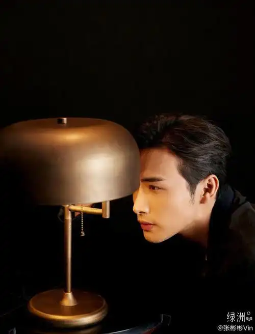 张彬彬分享冷笑话辟谣和经纪人领证结婚传言