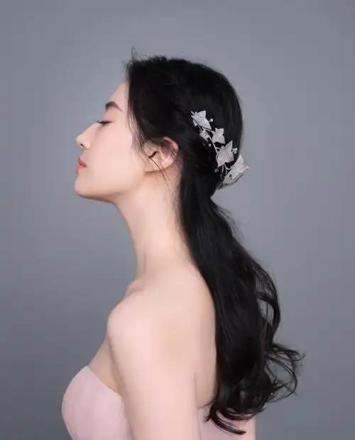 "侧颜比正脸惊艳"的10位女明星,你最倾向谁呢?