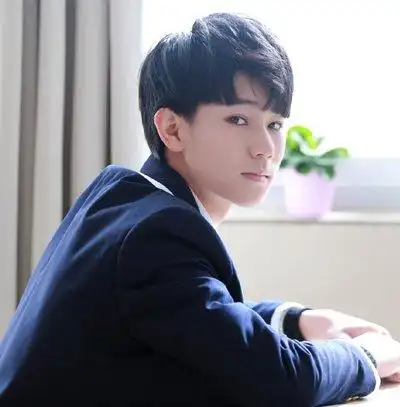 初中生简单美丽的发型初中女生如何梳美丽发型4