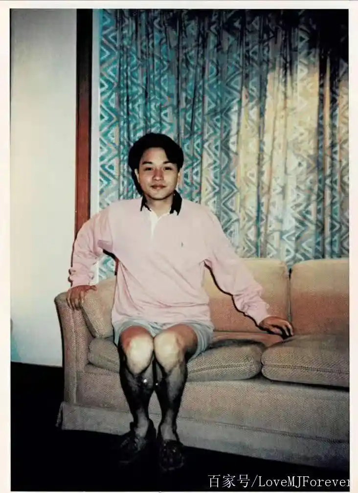 哥哥张国荣罕见老照片,最后一张有惊喜