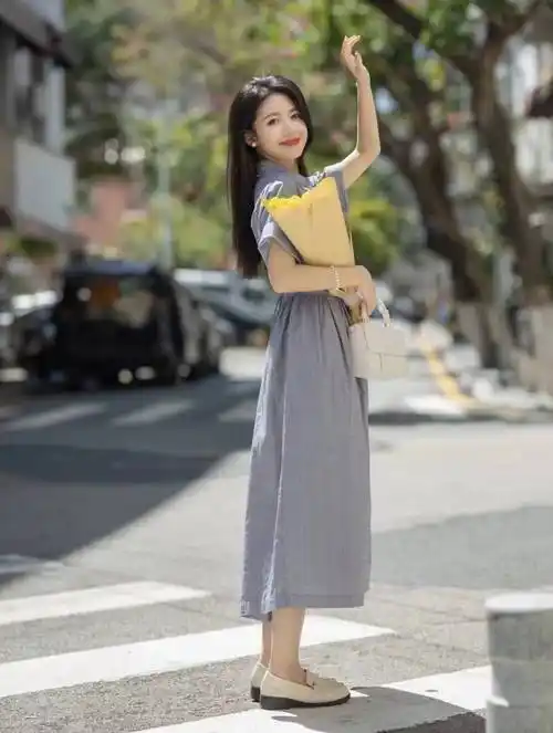 波点连衣裙适合什么人穿?波点连衣裙配什么鞋子好看_look_高跟_白色