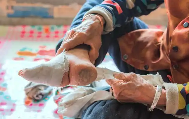 三寸金莲是怎么诞生的看完这个过程你还想回到古代吗