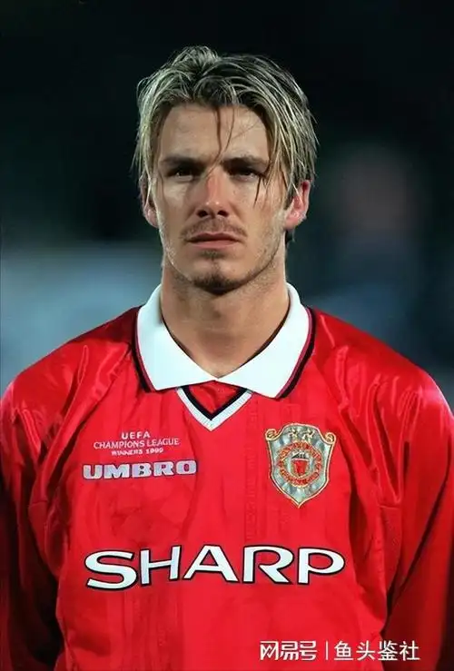 贝克汉姆长子入赘犹太富豪家族吃软饭3周年晒美女老婆赤身照