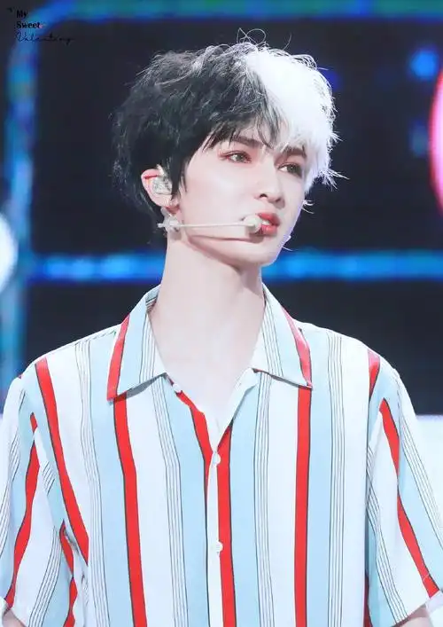 武汉fm 朱正廷 黑白双色头 & 眼镜制服贝图楼.