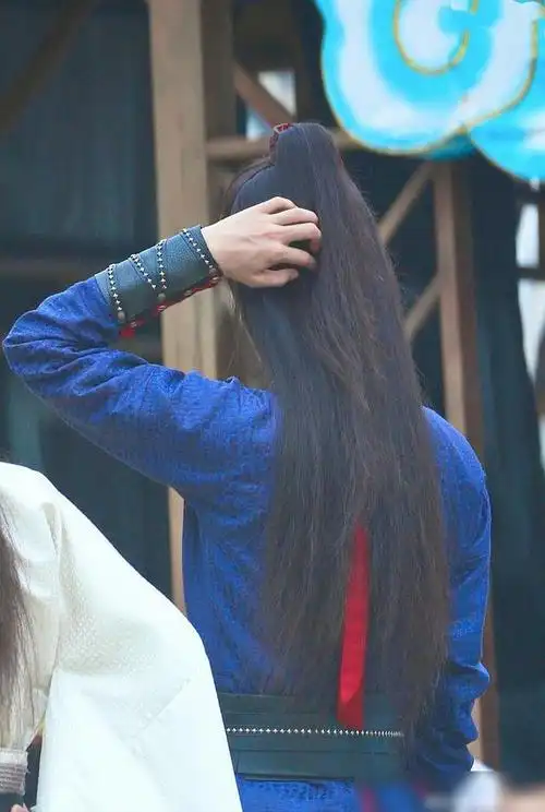 古装七大美男背影肖战红发带都如此撩人罗云熙太瘦成毅温柔