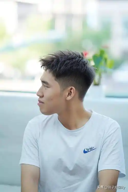 从时尚角度来看,这种发型具有百变的特质