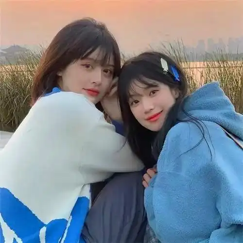 超甜闺蜜头像亲密真人一左一右图片