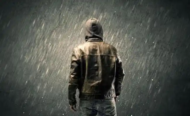 下雨天到底是跑起来淋雨多还是正常走淋雨多说出来你别不信