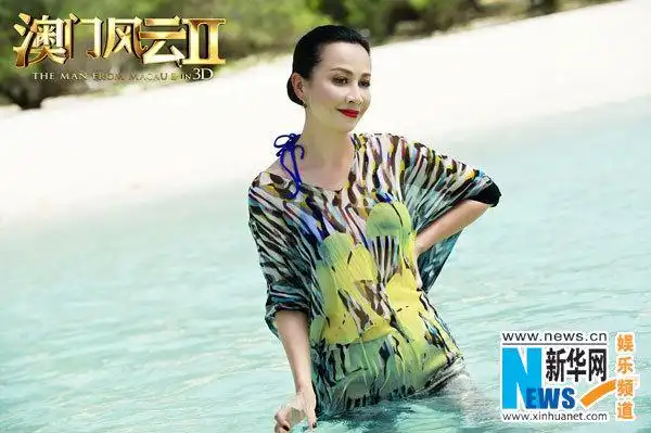 刘嘉玲湿身照妩媚动人