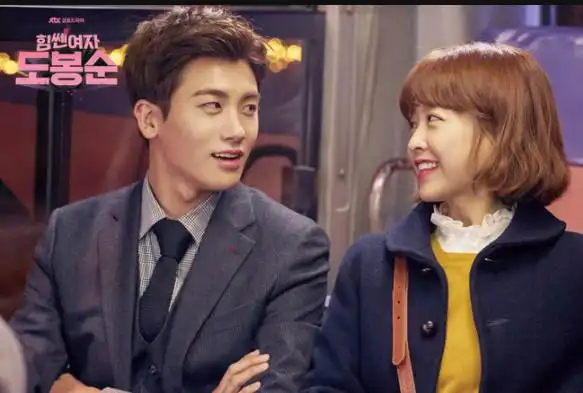 朴炯植「陷入朴宝英可爱魅力」 羞认眼睛会冒爱心!