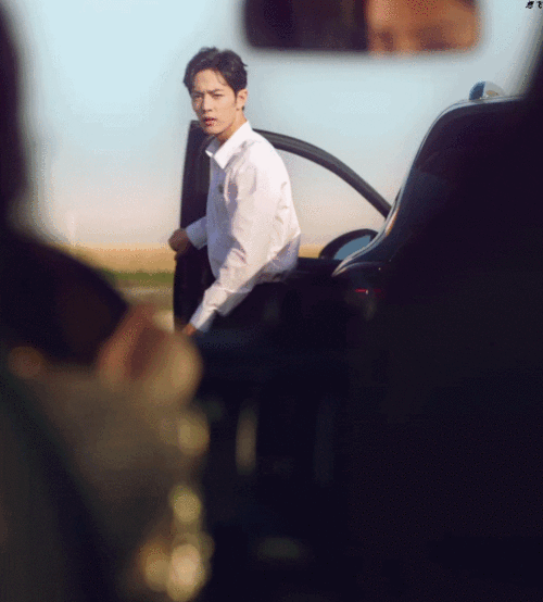 200317 是走在路上没人敢搭讪的样子 肖战霸道总裁风走路合集