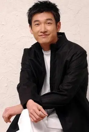 日韩明星 曹承佑 精彩图片个人资料 生日: 1980年3月28日 身高: 173cm