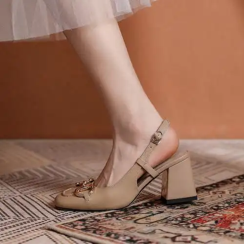 真皮马衔扣包头凉鞋女粗2021夏季新款方头法式一字带凉鞋