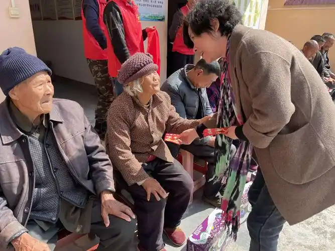 【新时代文明实践】第37期 "关爱老人 传递温暖",走进项山敬老院.