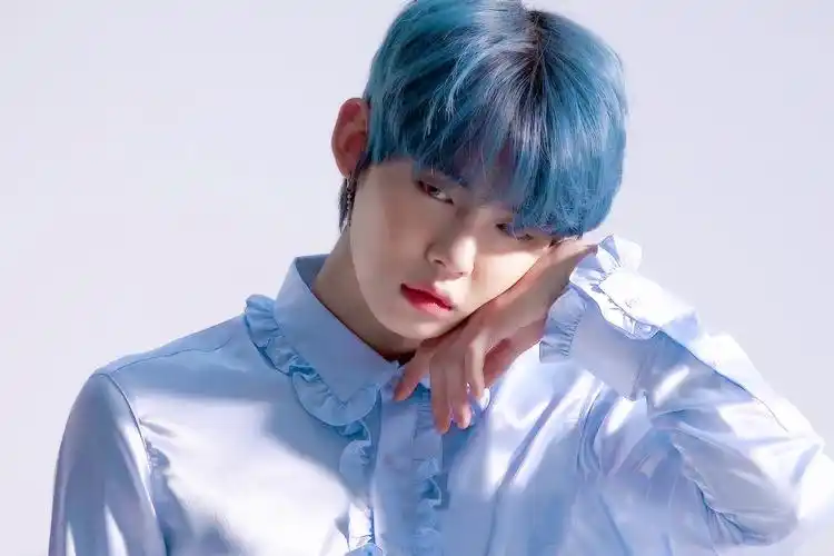 那天后他基本每天会给崔连准发几条简讯,也不繁琐: 〔今天工作忙吗?