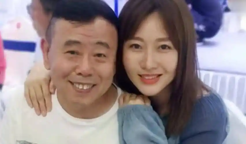 潘长江鲜为人知的经历:住过8年女厕所,嫌弃过妻女,后幡然醒悟_妻子