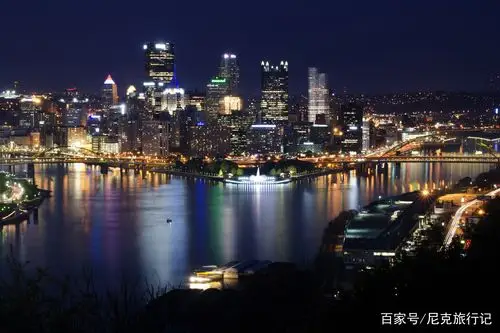 法尼亚州西南部的匹兹堡(拍摄地点为西区),堪称全球最美夜景胜地之一
