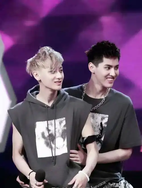 黄子韬ins点赞吴亦凡?来看看牛桃那些年的恩怨情仇